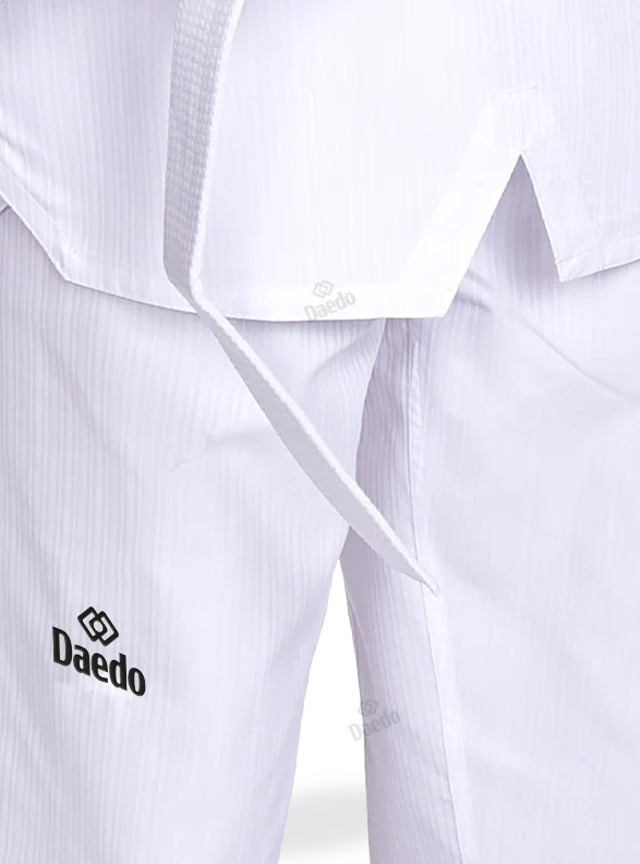 TA1036 Dobok met een witte kraag