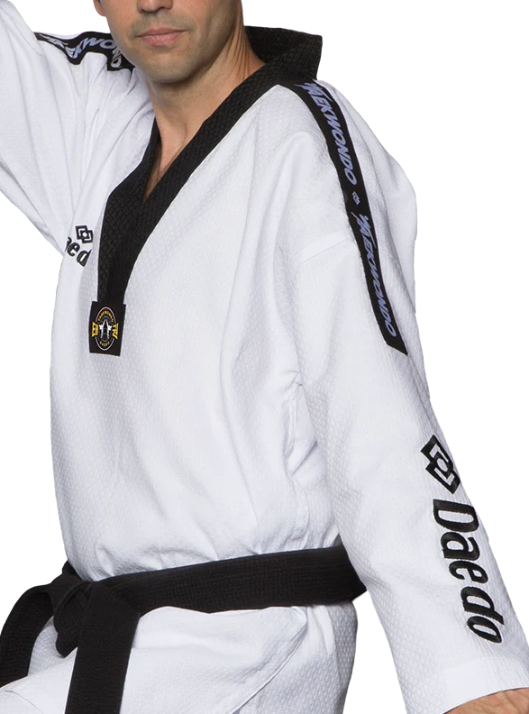 TA20051 Dobok Master met letters Taekwondo op de rug