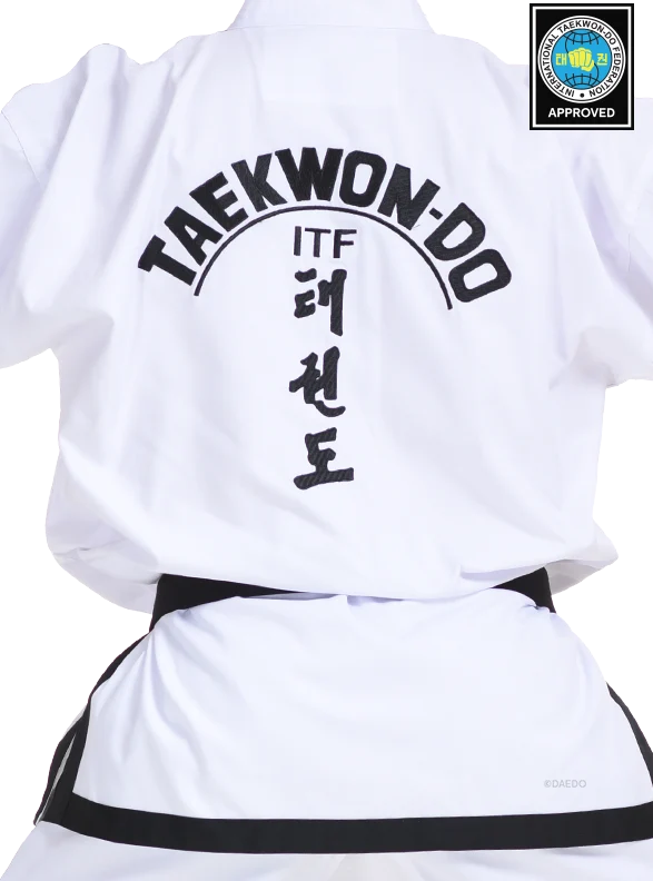 ITF APPROVED COMPETITION DOBOK "ULTRA" HI-TECH maat 190 (1 exemplaar)